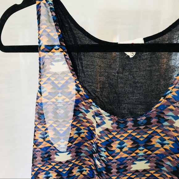 🌱Patterned Tank🌱 - Picture 1 of 5